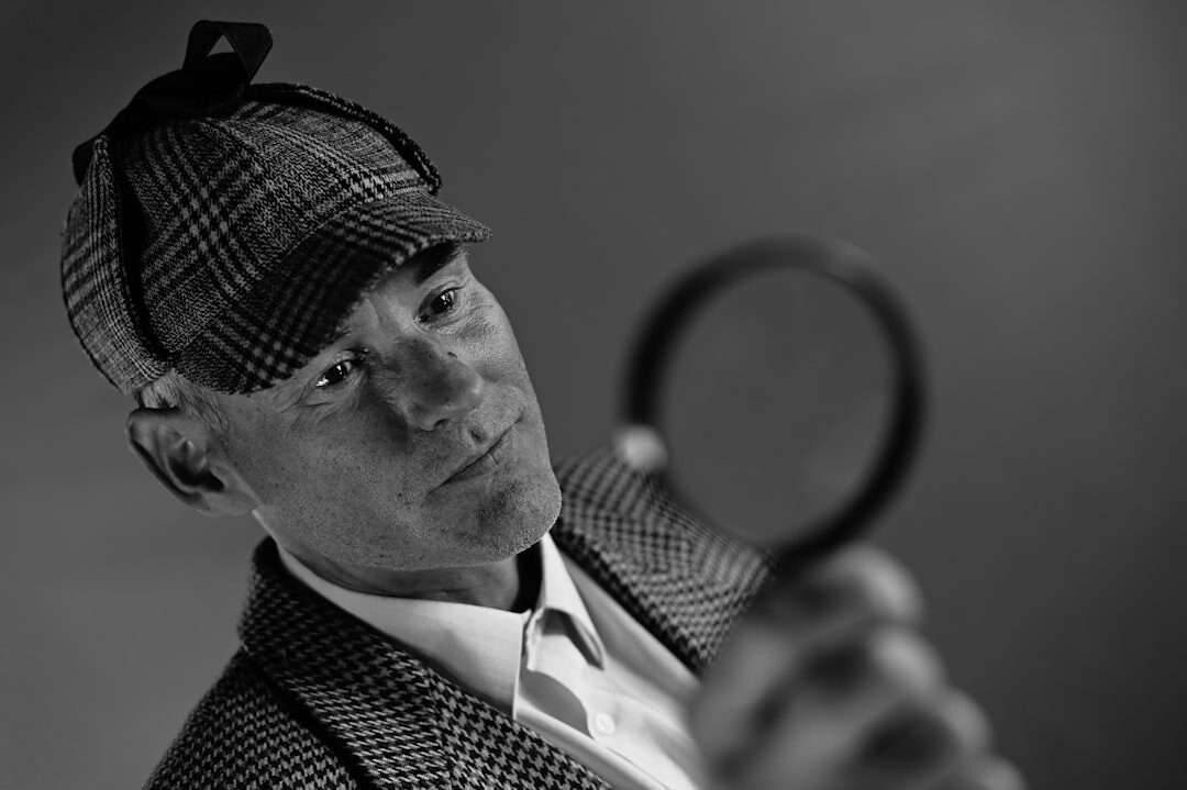 detective solving case