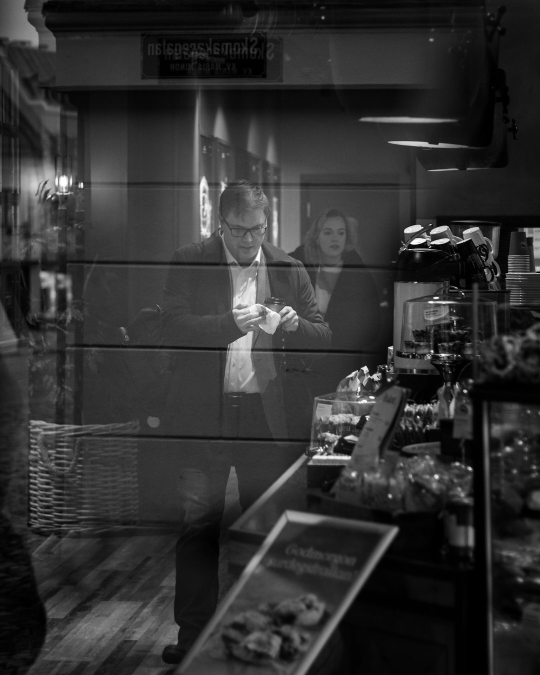 retail detective in action